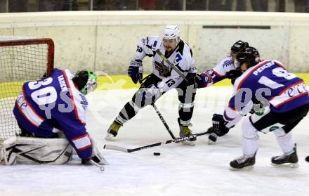 Eishockey NAHL. Finale. Tarco Woelfe Klagenfurt gegen Kapfenberg.  Michael Koefeler,  (Tarco), Robin Bauer, Lukas Peicha (Kapfenberg). Klagenfurt, 30.3.2013.
Foto: Kuess
---
pressefotos, pressefotografie, kuess, qs, qspictures, sport, bild, bilder, bilddatenbank