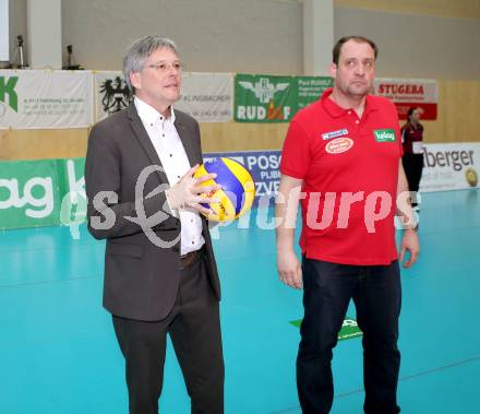 Volleyball. AVL Finalspiel. Aich/Dob gegen Hypo Tirol. Landeshauptmann Peter Kaiser, Martin Micheu. Bleiburg, 17.4.2013.
Foto: Kuess

---
pressefotos, pressefotografie, kuess, qs, qspictures, sport, bild, bilder, bilddatenbank