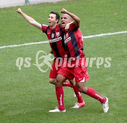 Fussball Regionalliga. SK Austria Klagenfurt gegen LASK. Torjubel De Lima Campos Maria Fabiano, Varga Attila Benjamin (LASK). Klagenfurt, 20.4.2013.
Foto: Kuess
---
pressefotos, pressefotografie, kuess, qs, qspictures, sport, bild, bilder, bilddatenbank