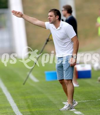 Fussball Kaerntner Liga. St. Veit gegen Gmuend. Trainer Rudolf Schoenherr (Gmuend). St. Veit, am 26.7.2013.
Foto: Kuess
---
pressefotos, pressefotografie, kuess, qs, qspictures, sport, bild, bilder, bilddatenbank