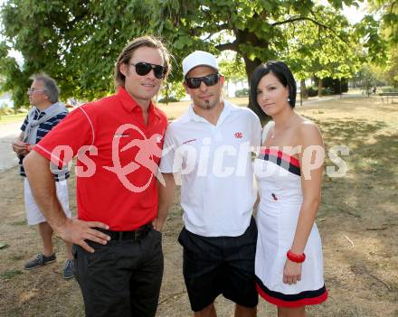 Eishockey. Bundesliga. KAC. Schifffahrt am Woerthersee. John Lammers, Thomas Koch mit Freundin Jennifer. 8.8.2013.
Foto: Kuess
---
pressefotos, pressefotografie, kuess, qs, qspictures, sport, bild, bilder, bilddatenbank