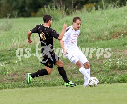 Fussball. Unterliga Ost. Koettmannsdorf gegen Gmuend. Zsolt Vari (Koettmannsdorf), Marcel Gollmitzer (Gmuend). Koettmannsdorf, 25.8.2013.
Foto: Kuess
---
pressefotos, pressefotografie, kuess, qs, qspictures, sport, bild, bilder, bilddatenbank