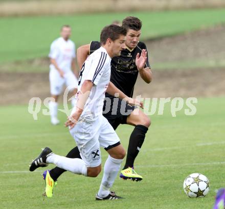 Fussball. Unterliga Ost. Koettmannsdorf gegen Gmuend. Daniel Globotschnig(Koettmannsdorf), Hannes Truskaller (Gmuend). Koettmannsdorf, 25.8.2013.
Foto: Kuess
---
pressefotos, pressefotografie, kuess, qs, qspictures, sport, bild, bilder, bilddatenbank