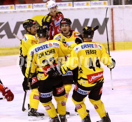 EBEL. Eishockey Bundesliga. KAC gegen Vienna Capitals. Torjubel Mike Ouellette (Caps). Klagenfurt, am 15.10.2013.
Foto: Kuess
---
pressefotos, pressefotografie, kuess, qs, qspictures, sport, bild, bilder, bilddatenbank