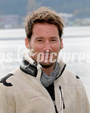 Kaernten Sport Package Uebergabe. Alexander Meschuh (Paragleiten). Forstsee, 14.10.2013.
Foto: Kuess
---
pressefotos, pressefotografie, kuess, qs, qspictures, sport, bild, bilder, bilddatenbank