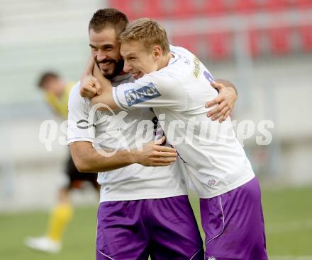 Fussball Regionalliga. SK Austria Klagenfurt gegen Allerheiligen. Torjubel Oliver Pusztai, David Poljanec (Austria Klagenfurt). Klagenfurt, 19.10.2013.
Foto: Kuess
---
pressefotos, pressefotografie, kuess, qs, qspictures, sport, bild, bilder, bilddatenbank