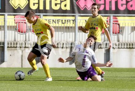 Fussball Regionalliga. SK Austria Klagenfurt gegen Allerheiligen. Fabian Miesenboeck,  (Austria Klagenfurt), Vedran Vinko (Allerheiligen). Klagenfurt, 19.10.2013.
Foto: Kuess
---
pressefotos, pressefotografie, kuess, qs, qspictures, sport, bild, bilder, bilddatenbank