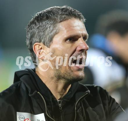 Fussball Bundesliga. RZ Pellets WAC gegen SC Wiener Neustadt. Trainer Dietmar Kuehbauer (WAC). Wolfsberg, am 19.10.2013.
Foto: Kuess
---
pressefotos, pressefotografie, kuess, qs, qspictures, sport, bild, bilder, bilddatenbank