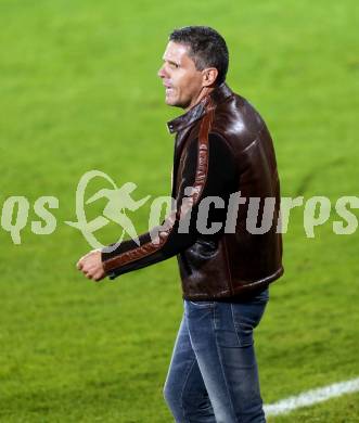 Fussball Bundesliga. RZ Pellets WAC gegen SV Scholz Groedig. Trainer Dietmar Kuehbauer (WAC). Wolfsberg, 2.11.2013.
Foto: Kuess

---
pressefotos, pressefotografie, kuess, qs, qspictures, sport, bild, bilder, bilddatenbank