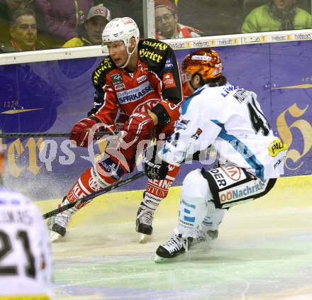 EBEL. Eishockey Bundesliga. KAC gegen EHC LIWEST Linz. Mike Siklenka(KAC), Curtis Murphy (Linz). Klagenfurt, am 3.12.2013
Foto: Kuess 

---
pressefotos, pressefotografie, kuess, qs, qspictures, sport, bild, bilder, bilddatenbank