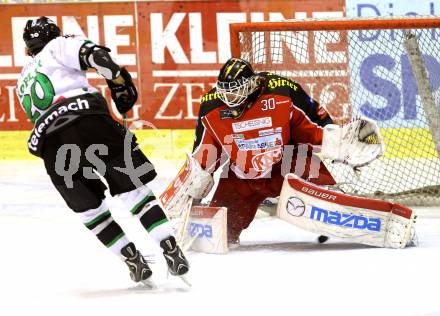 EBEL. Eishockey Bundesliga. KAC gegen HDD TELEMACH Olimpija Ljubljana.  Rene Swette,  (KAC),Gregor Koblar (Laibach). Klagenfurt, am 17.12.2013
Foto: Kuess 

---
pressefotos, pressefotografie, kuess, qs, qspictures, sport, bild, bilder, bilddatenbank