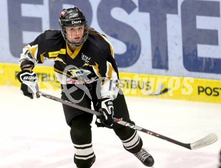 Eishockey Frauen. DEBL. EHC Gipsy Girls gegen EHV Sabres Wien. Tamara Grascher (Gipsy Girls). Villach, am 26.1.2014.
Foto: Kuess
---
pressefotos, pressefotografie, kuess, qs, qspictures, sport, bild, bilder, bilddatenbank