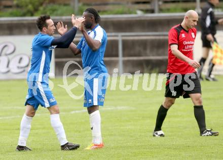 Fussball Kaerntner Liga. SG Annabichler Austria Amateure gegen Maria Saal.  Torjubel Matthias Dollinger, Makanda Christian Mpaka (ASV). Annabichl am 21.4.2014.
Foto: Kuess
---
pressefotos, pressefotografie, kuess, qs, qspictures, sport, bild, bilder, bilddatenbank