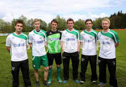 Fussball 1. KLasse D. Patrick Hober, Maximilian Kumer, Primoz Kanduc, Trainer Thomas Franz Hoeller, Christian Hober, Martin Stuck (Mittlern). Gurnitz, am 26.4.2014.
Foto: Kuess
---
pressefotos, pressefotografie, kuess, qs, qspictures, sport, bild, bilder, bilddatenbank