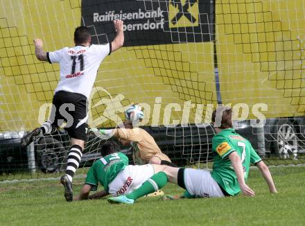 Fussball. Unterliga Ost. Kuehnsdorf gegen St. Stefan. Thomas Wotolen(Kuehnsdorf), Daniel Rene Mauritsch (St. Stefan). Kuehnsdorf, 26. 4.2014.
Foto: Kuess
---
pressefotos, pressefotografie, kuess, qs, qspictures, sport, bild, bilder, bilddatenbank