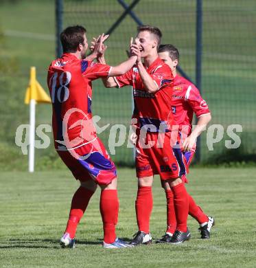 Fussball. Unterliga Ost. Ludmannsdorf gegen SG SAK Amateure 1b. Torjubel Benjamin Mario Woschitz, Daniel Fratschko  (SAK). Ludmannsdorf, 4.5.2014
Foto: Kuess
---
pressefotos, pressefotografie, kuess, qs, qspictures, sport, bild, bilder, bilddatenbank