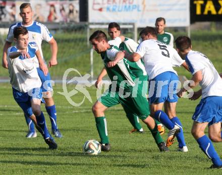 Fussball 1. Klasse C2. HSV gegen Ebental. Mario Krall  (HSV), Daniel Kolbitsch, Began Kujrakovic  (Ebental). Lendorf, am 2.8.2014.
Foto: Kuess
---
pressefotos, pressefotografie, kuess, qs, qspictures, sport, bild, bilder, bilddatenbank