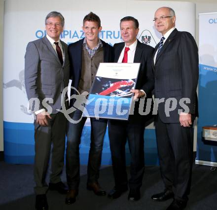 Eroeffnung Olympiazentrum Kaernten. Landeshauptmann Peter Kaiser, Thomas Morgenstern, Karl Schnabl, Karl Stoss. Klagenfurt, am 1.12.2014.
Foto: Kuess
---
pressefotos, pressefotografie, kuess, qs, qspictures, sport, bild, bilder, bilddatenbank