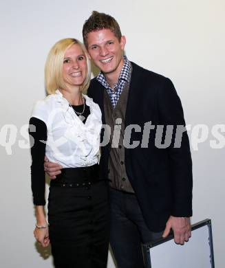 Eroeffnung Olympiazentrum Kaernten. Thomas Morgenstern mit Freundin Silvia.  Klagenfurt, am 1.12.2014.
Foto: Kuess
---
pressefotos, pressefotografie, kuess, qs, qspictures, sport, bild, bilder, bilddatenbank