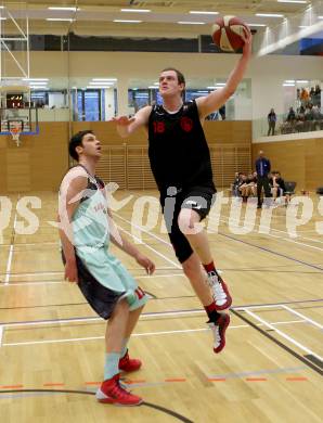 Basketball 2.Bundesliga 2014/15 Play off. Viertelfinale. Raiders Villach gegen Mistelbach Mustangs. Erik Rhinehart, (Villach),  Ivo Prachar (Mistelbach). Villach, am 21.3.2015.
Foto: Kuess
---
pressefotos, pressefotografie, kuess, qs, qspictures, sport, bild, bilder, bilddatenbank
