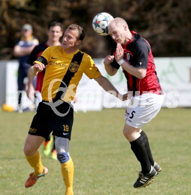 Fussball 1. Klasse D Obere Play Off. St. Margareten/Rosental gegen Grafenstein. Hannes Doujak, (St. Margarethen), Adnan Ibrahimovic  (Grafenstein). St. Margareten, am 12.4.2015.
Foto: Kuess
---
pressefotos, pressefotografie, kuess, qs, qspictures, sport, bild, bilder, bilddatenbank