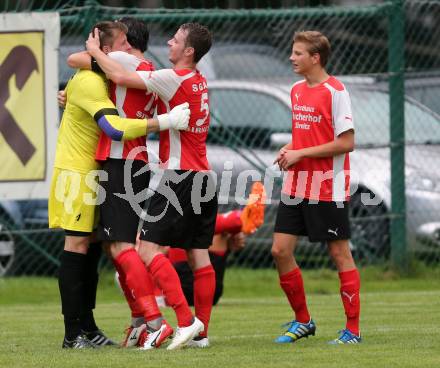 Fussball 1. Klasse C. Steuerberg gegen SGA Sirnitz. Jubel Sirnitz. Steuerberg, am 8.8.2015.
Foto: Kuess
---
pressefotos, pressefotografie, kuess, qs, qspictures, sport, bild, bilder, bilddatenbank