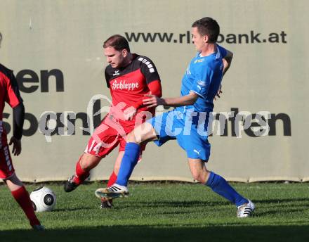 Fussball Unterliga Ost. Woelfnitz gegen Sele Zell. Stefan Maurer, (Woelfnitz),  Domen Kosnik (Sele Zell). Woelfnitz, am 17.10.2015.
Foto: Kuess
---
pressefotos, pressefotografie, kuess, qs, qspictures, sport, bild, bilder, bilddatenbank