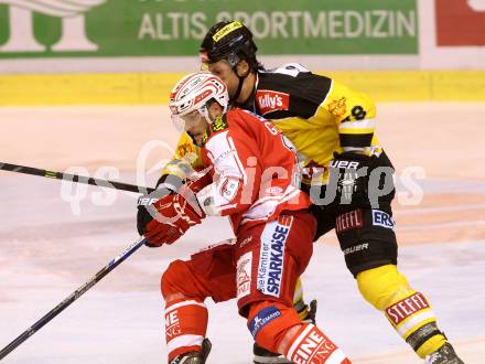 EBEL. Eishockey Bundesliga. KAC gegen UPC Vienna Capitals. Stefan Geier, (KAC), Florian Iberer  (Caps). Klagenfurt, am 23.10.2015.
Foto: Kuess

---
pressefotos, pressefotografie, kuess, qs, qspictures, sport, bild, bilder, bilddatenbank
