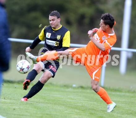 Fussball. 1. Klasse D. Eisenkappel gegen Bad St. Leonhard. Denis Kujundzic (Eisenkappel), Christoph Eneo (Bad St. Leonhard). Eisenkappel, 26.10.2015.
Foto: Kuess
---
pressefotos, pressefotografie, kuess, qs, qspictures, sport, bild, bilder, bilddatenbank