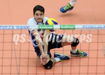 Volleyball BUndesliga. SK Posojilnica Aich/Dob gegen Hypo Tirol VT. Lucas Provenzano De Deus (Tirol). Bleiburg, am 12.11.2015.
Foto: Kuess
---
pressefotos, pressefotografie, kuess, qs, qspictures, sport, bild, bilder, bilddatenbank