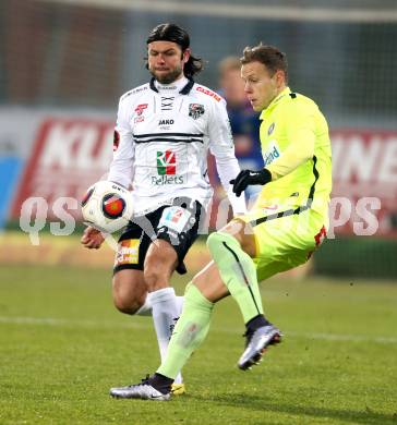 Fussball tipico Bundesliga. RZ Pellets WAC gegen FK Austria Wien. Nemanja Rnic (WAC), Marco Meilinger (Wien). Wolfsberg, am 5.12.2015.
Foto: Kuess
---
pressefotos, pressefotografie, kuess, qs, qspictures, sport, bild, bilder, bilddatenbank