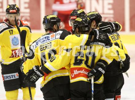 EBEL. Eishockey Bundesliga. KAC gegen 	UPC Vienna Capitals. Torjubel  (Caps). Klagenfurt, am 13.12.2015.
Foto: Kuess

---
pressefotos, pressefotografie, kuess, qs, qspictures, sport, bild, bilder, bilddatenbank