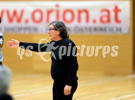 Basketball OEBV Cup. Raiders Villach gegen Swans Gmunden. Trainer Miran Cilensek (Villach). Villach, am 3.1.2016.
Foto: Kuess
---
pressefotos, pressefotografie, kuess, qs, qspictures, sport, bild, bilder, bilddatenbank