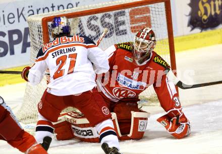 EBEL. Eishockey Bundesliga. KAC gegen EC Red Bull Salzburg. Rene Swette,  (KAC), Brett Sterling (Salzburg). Klagenfurt, am 28.2.2016.
Foto: Kuess

---
pressefotos, pressefotografie, kuess, qs, qspictures, sport, bild, bilder, bilddatenbank