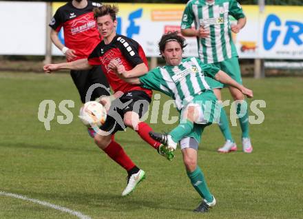 Fussball Unterliga West. Nussdorf gegen Radenthein. Dominik Sporer, (Nussdorf), Manuel Lips  (Radenthein). Nussdorf Debant, am 2.4.2016.
Foto: Kuess
---
pressefotos, pressefotografie, kuess, qs, qspictures, sport, bild, bilder, bilddatenbank