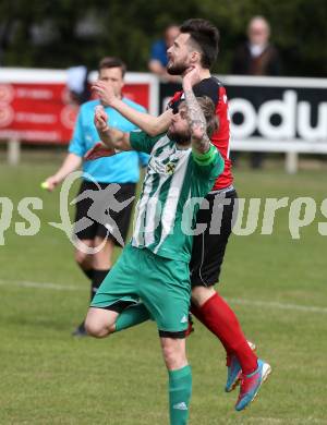 Fussball Unterliga West. Nussdorf gegen Radenthein. Peter Stojanovic,  (Nussdorf), Manfred Duller (Radenthein). Nussdorf Debant, am 2.4.2016.
Foto: Kuess
---
pressefotos, pressefotografie, kuess, qs, qspictures, sport, bild, bilder, bilddatenbank