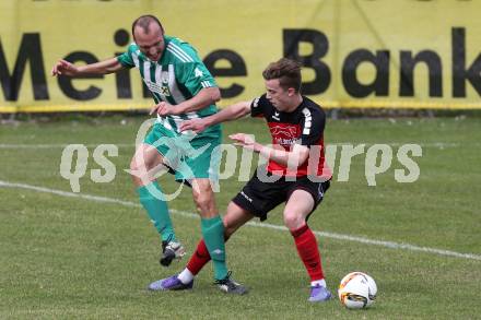 Fussball Unterliga West. Nussdorf gegen Radenthein. Tobias Fuetsch, (Nussdorf), Milan Pesic  (Radenthein). Nussdorf Debant, am 2.4.2016.
Foto: Kuess
---
pressefotos, pressefotografie, kuess, qs, qspictures, sport, bild, bilder, bilddatenbank