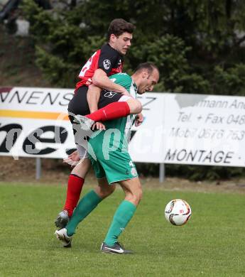 Fussball Unterliga West. Nussdorf gegen Radenthein. David Oberhuber,  (Nussdorf), Milan Pesic (Radenthein). Nussdorf Debant, am 2.4.2016.
Foto: Kuess
---
pressefotos, pressefotografie, kuess, qs, qspictures, sport, bild, bilder, bilddatenbank