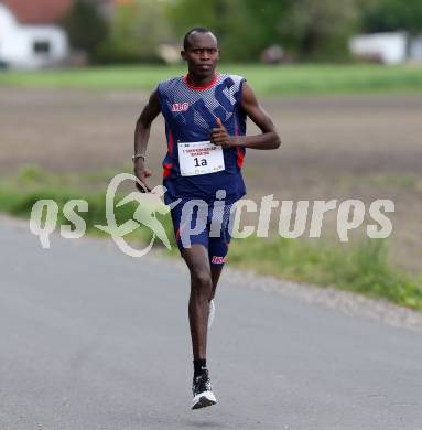 Leichtathletik. Edwin Kemboi. Klagenfurt, 26.4.2016.
Foto: Kuess
---
pressefotos, pressefotografie, kuess, qs, qspictures, sport, bild, bilder, bilddatenbank