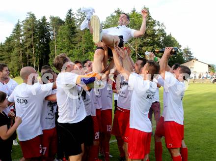 Fussball Kaerntner Liga. ATUS Ferlach gegen Feldkirchen.  Jubel Trainer Mario Verdel (Ferlach). Ferlach, am 4.6.2016.
Foto: Kuess
---
pressefotos, pressefotografie, kuess, qs, qspictures, sport, bild, bilder, bilddatenbank