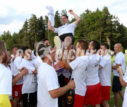 Fussball Kaerntner Liga. ATUS Ferlach gegen Feldkirchen.  Jubel Trainer Mario Verdel (Ferlach). Ferlach, am 4.6.2016.
Foto: Kuess
---
pressefotos, pressefotografie, kuess, qs, qspictures, sport, bild, bilder, bilddatenbank