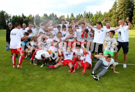 Fussball Kaerntner Liga. ATUS Ferlach gegen Feldkirchen.  Jubel (Ferlach). Ferlach, am 4.6.2016.
Foto: Kuess
---
pressefotos, pressefotografie, kuess, qs, qspictures, sport, bild, bilder, bilddatenbank