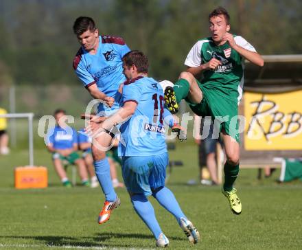 Fussball Unterliga Ost. Woelfnitz gegen Ludmannsdorf. Michael Schneider, Guenther Zussner,  (Woelfnitz), Patrick Quantschnig (Ludmannsdorf). Woelfnitz, am 28.5.2016.
Foto: Kuess
---
pressefotos, pressefotografie, kuess, qs, qspictures, sport, bild, bilder, bilddatenbank