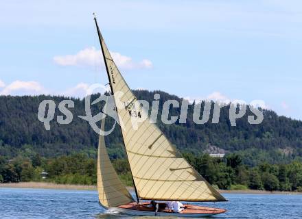 Segeln. Classic Holzboot Regatta Woerthersee. Rarahu mit Kari Khevenhueller (K34). 21.5.2016.
Foto: Kuess
---
pressefotos, pressefotografie, kuess, qs, qspictures, sport, bild, bilder, bilddatenbank