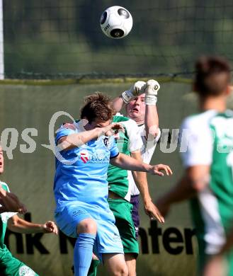 Fussball Unterliga Ost. Woelfnitz gegen Ludmannsdorf. Guenther Zussner (Woelfnitz), Luka Smokovic (Ludmannsdorf). Woelfnitz, am 28.5.2016.
Foto: Kuess
---
pressefotos, pressefotografie, kuess, qs, qspictures, sport, bild, bilder, bilddatenbank
