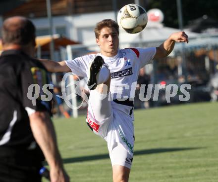 Fussball. Kaerntner Liga. SAK gegen Atus Ferlach. Daniel Perkounig (SAK). Klagenfurt, 10.6.2016.
Foto: Kuess 
---
pressefotos, pressefotografie, kuess, qs, qspictures, sport, bild, bilder, bilddatenbank