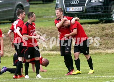 Fussball Kaerntner Liga. Maria Saal gegen Globasnitz. Torjubel Daniel Barrazutti (Maria Saal). Maria Saal, am 11.6.2016.
Foto: Kuess
---
pressefotos, pressefotografie, kuess, qs, qspictures, sport, bild, bilder, bilddatenbank