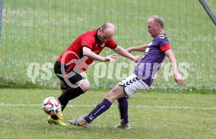 Fussball Kaerntner Liga. Maria Saal gegen Globasnitz. Daniel Barrazutti, (Maria Saal), Simon Sadjak (Globasnitz). Maria Saal, am 11.6.2016.
Foto: Kuess
---
pressefotos, pressefotografie, kuess, qs, qspictures, sport, bild, bilder, bilddatenbank