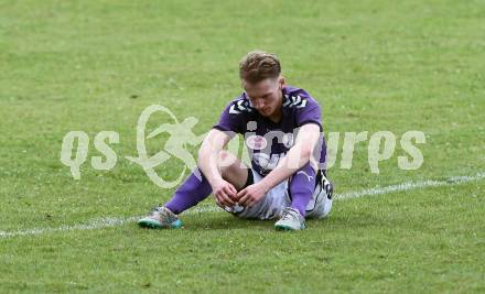 Fussball Kaerntner Liga. Maria Saal gegen Globasnitz. enttaeuschter Spieler (Globasnitz). Maria Saal, am 11.6.2016.
Foto: Kuess
---
pressefotos, pressefotografie, kuess, qs, qspictures, sport, bild, bilder, bilddatenbank