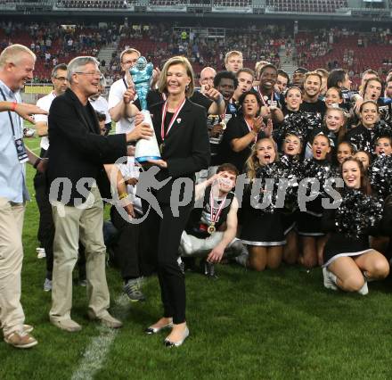 American Football. Austrian Bowl. Swarco Raiders Tirol gegen Giants. Landeshauptmann Peter Kaiser, Elisabeth Swarowski. Klagenfurt, am 23.7.2016.
Foto: Kuess
---
pressefotos, pressefotografie, kuess, qs, qspictures, sport, bild, bilder, bilddatenbank